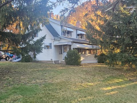 Photo of 54 W Washington Street, Bristol, CT 06010 (MLS # 24136015)