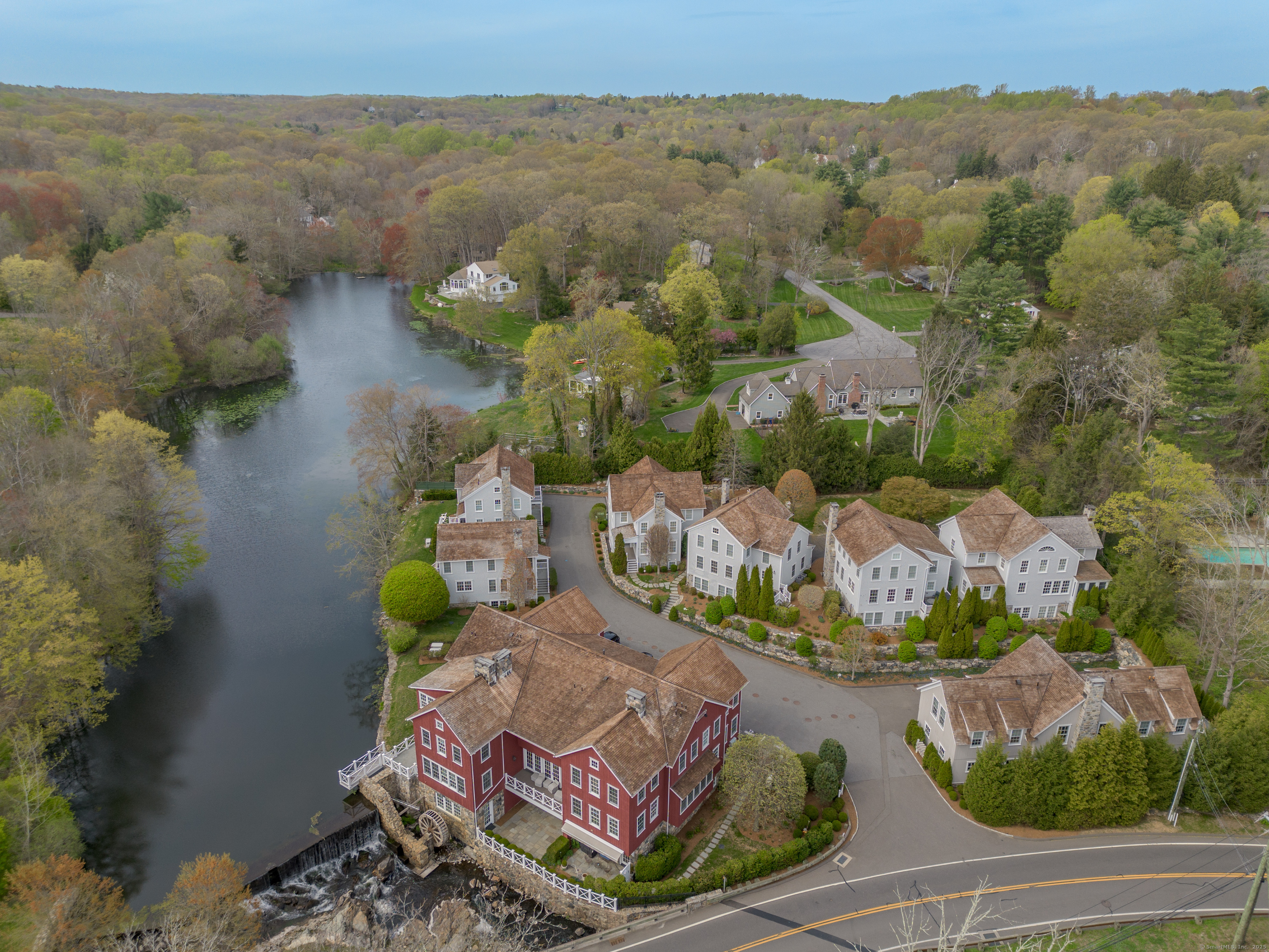 Property for Sale at Jelliff Mill Road 41, New Canaan, Connecticut - Bedrooms: 2 
Bathrooms: 3 
Rooms: 5  - $1,549,000