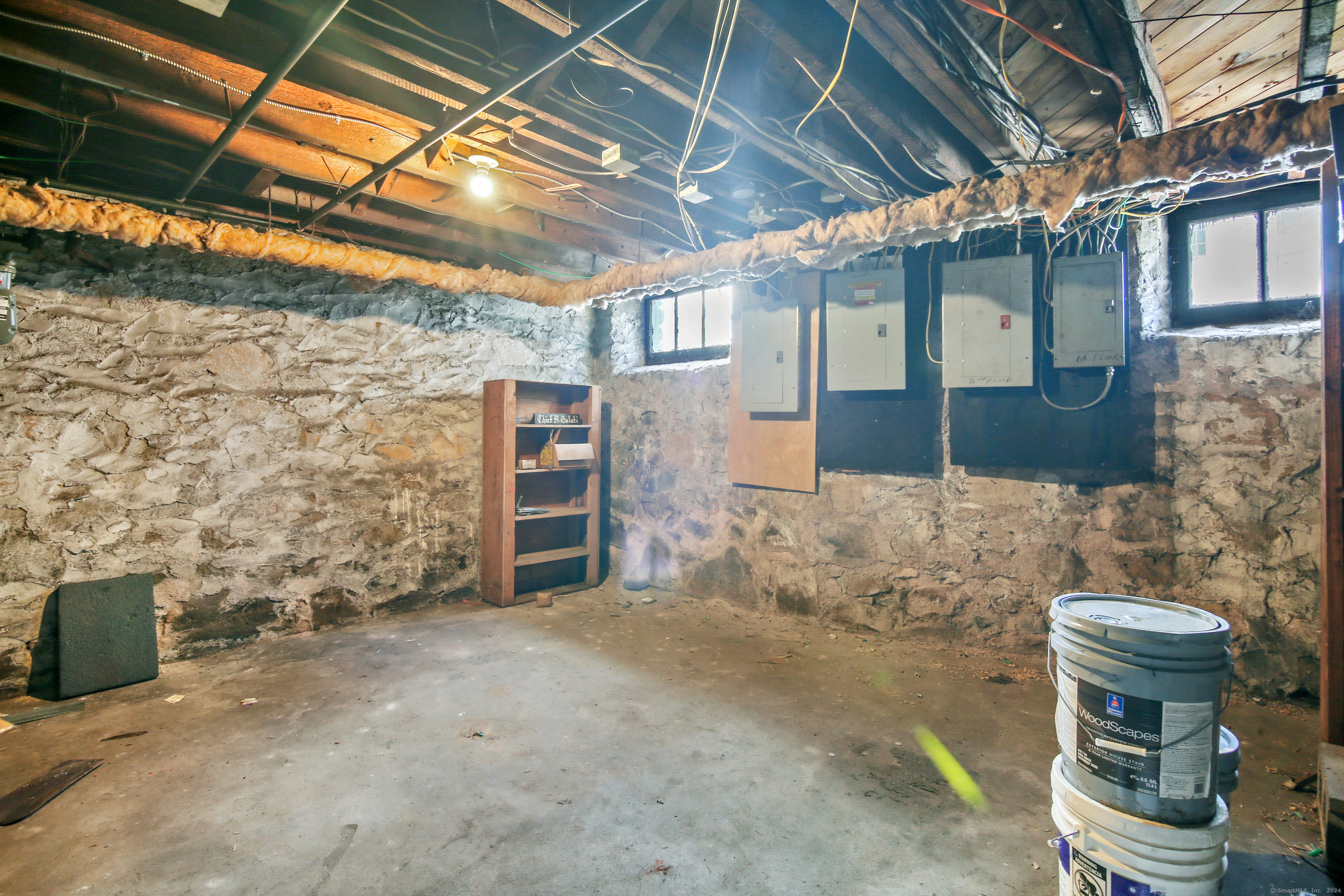 New Britain, Connecticut 06052, United States, 8 Bedrooms Bedrooms, ,3 BathroomsBathrooms,Residential,Pending,87931