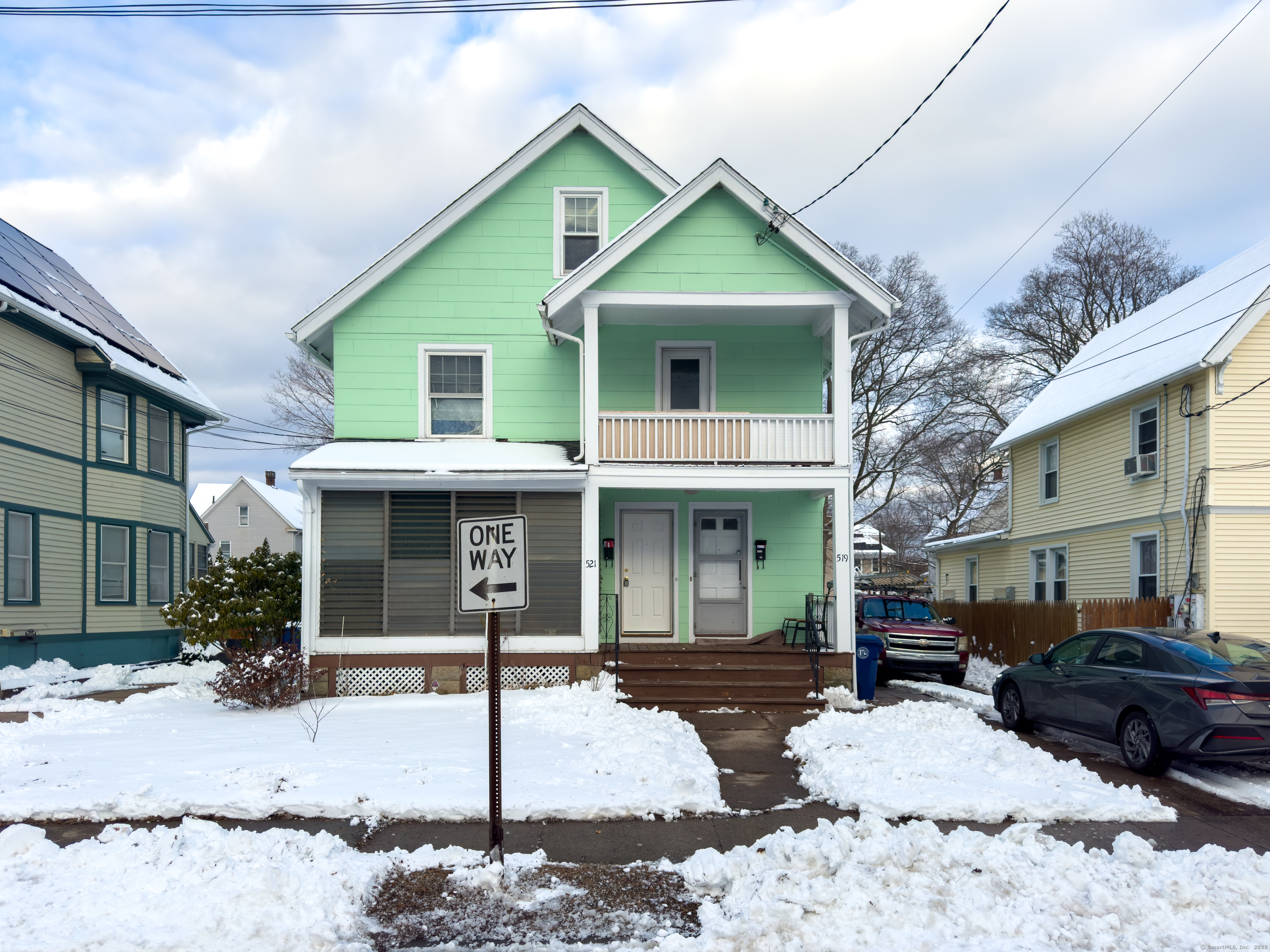 Third Avenue 1, West Haven, Connecticut - 2 Bedrooms  
1 Bathrooms  
5 Rooms - 