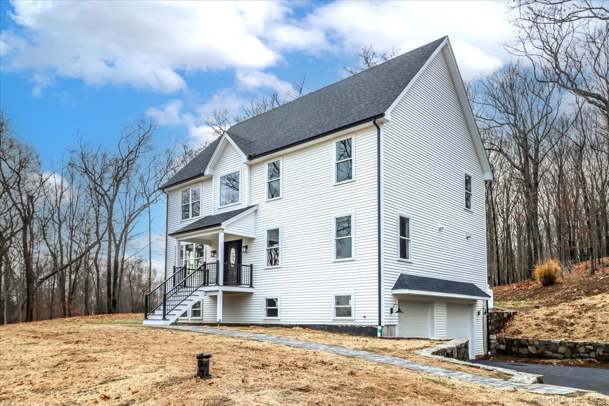 38 Aunt Pattys Lane West