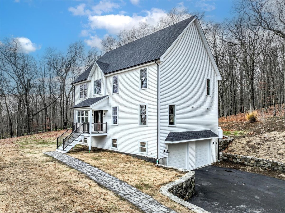 38 Aunt Pattys Lane West