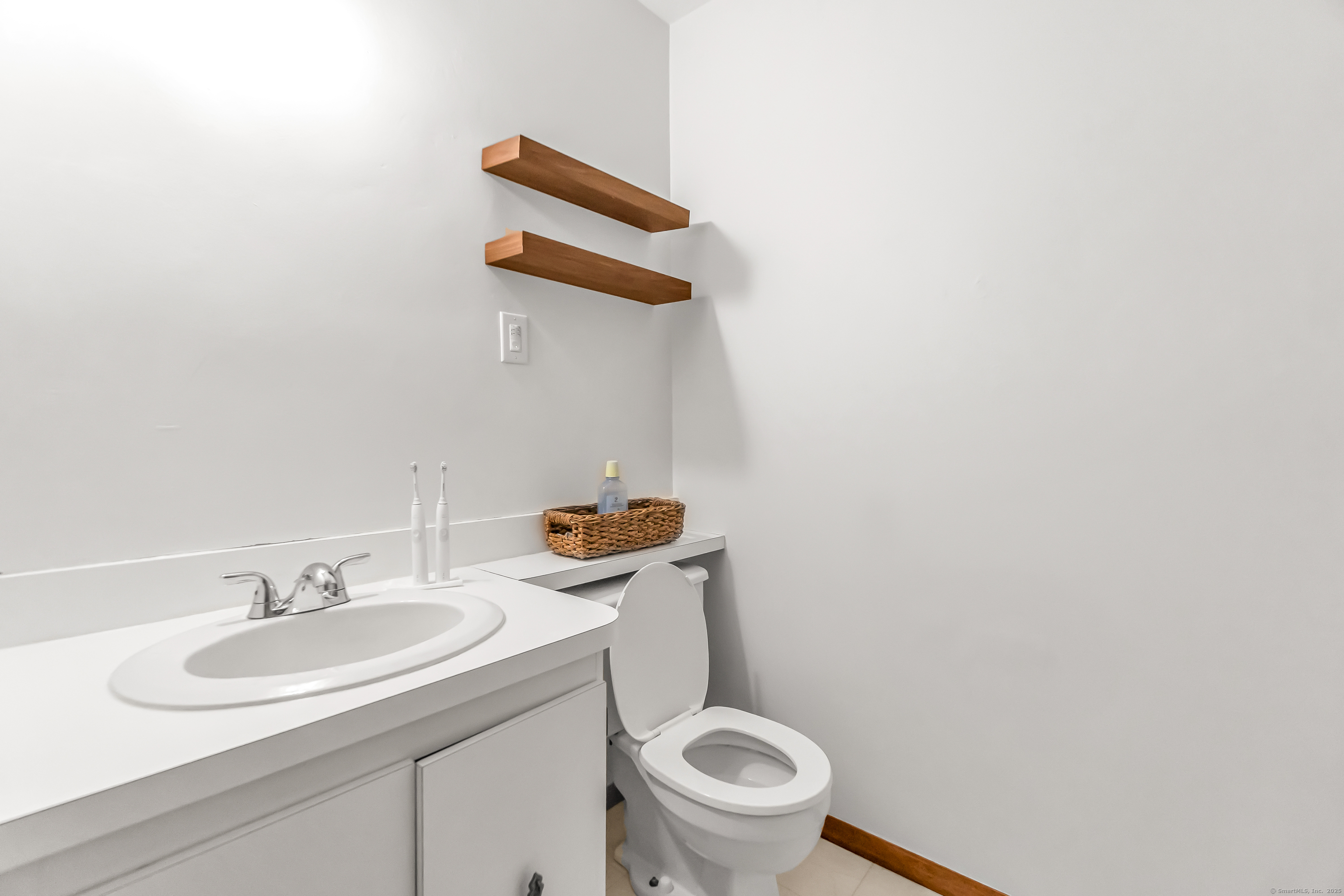 84 Woodside Circle #84, Torrington, Connecticut image 18
