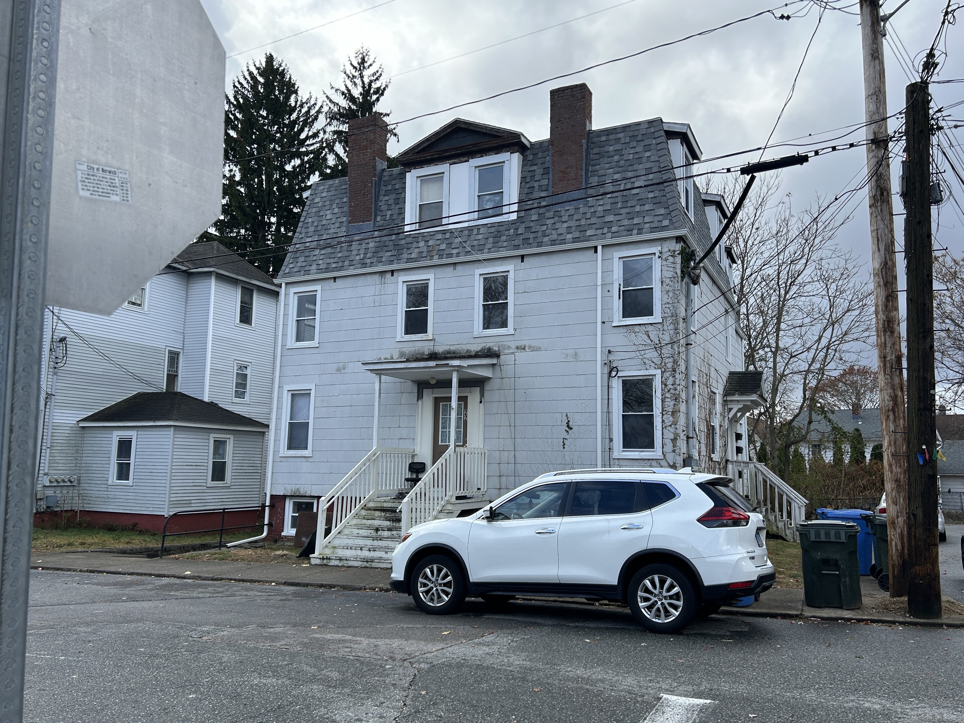 Rental Property at Hawthorne Street 4, Norwich, Connecticut - Bedrooms: 1 
Bathrooms: 1 
Rooms: 4  - $1,175 MO.