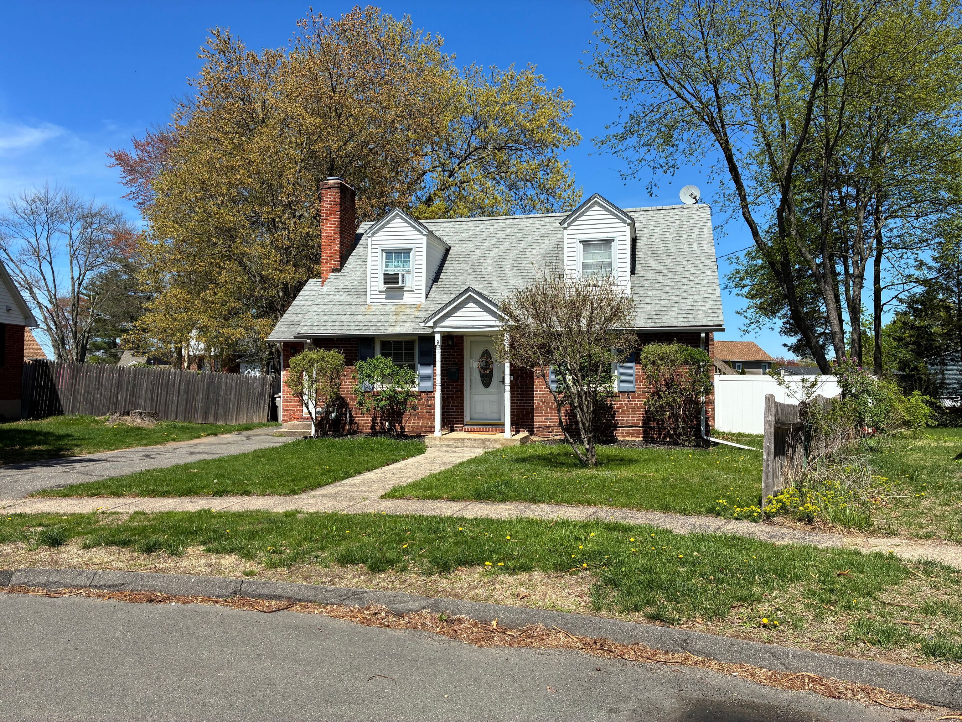 9 Walter Place, Bristol, Connecticut image 2