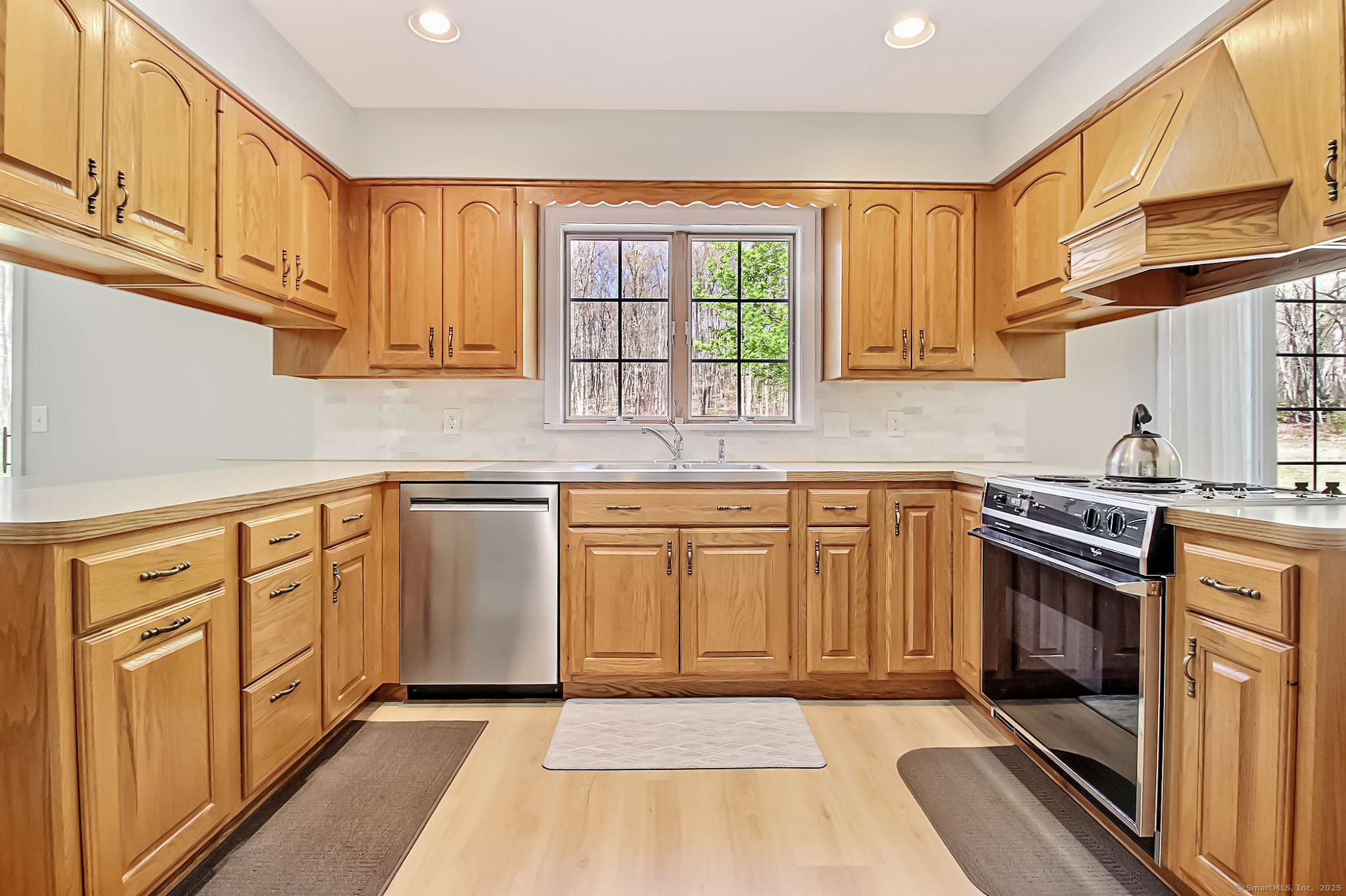 107 Hangman Hill Road, North Stonington, Connecticut image 10