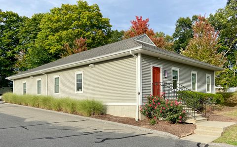 629 Middle Turnpike East Manchester CT 06040