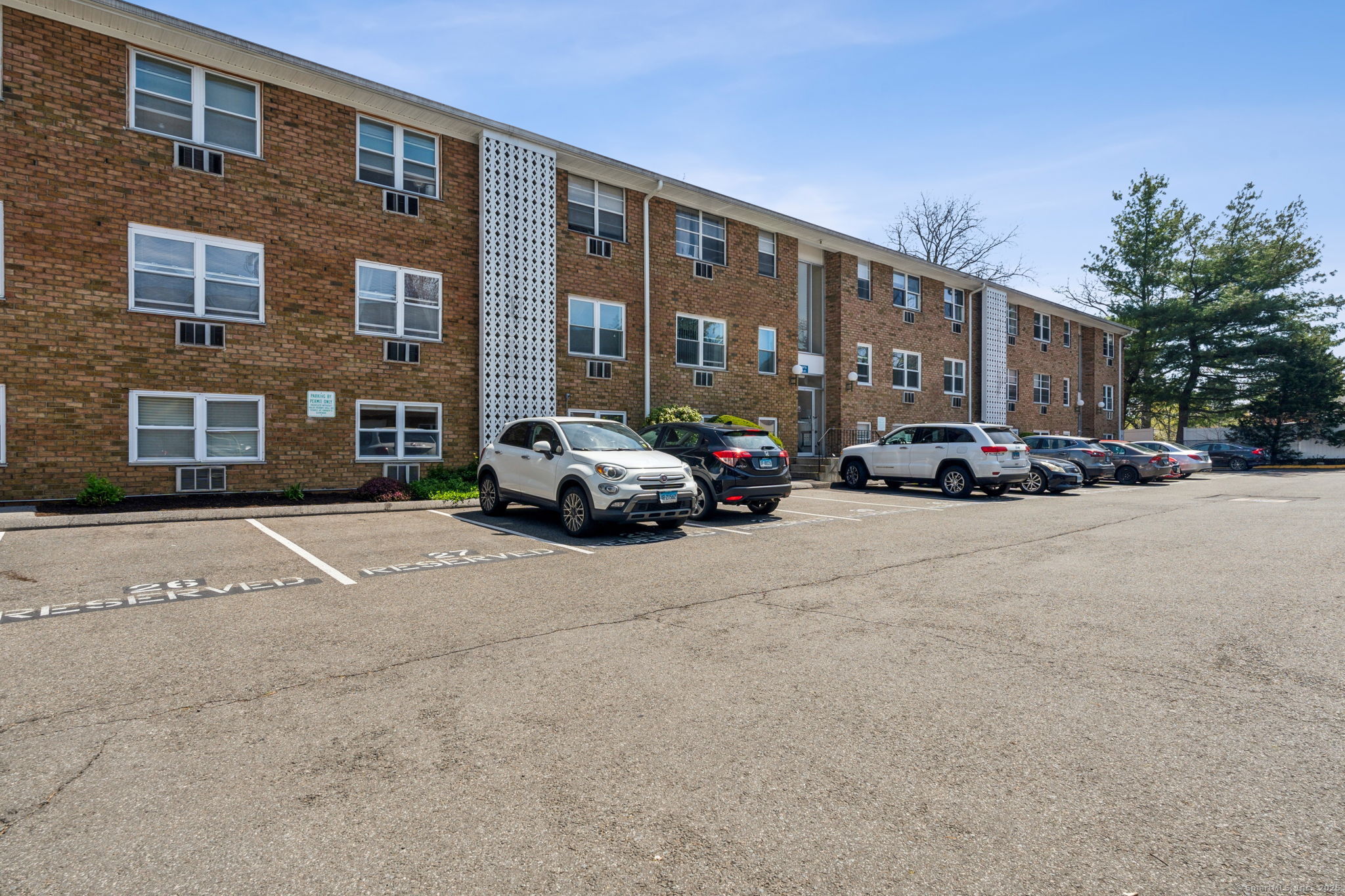 Walter Avenue 36, Norwalk, Connecticut - 1 Bedrooms  
1 Bathrooms  
3 Rooms - 