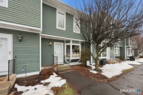 Condo For Sale - 21 Butternut Knolls #21<br/> Middletown, CT 06457