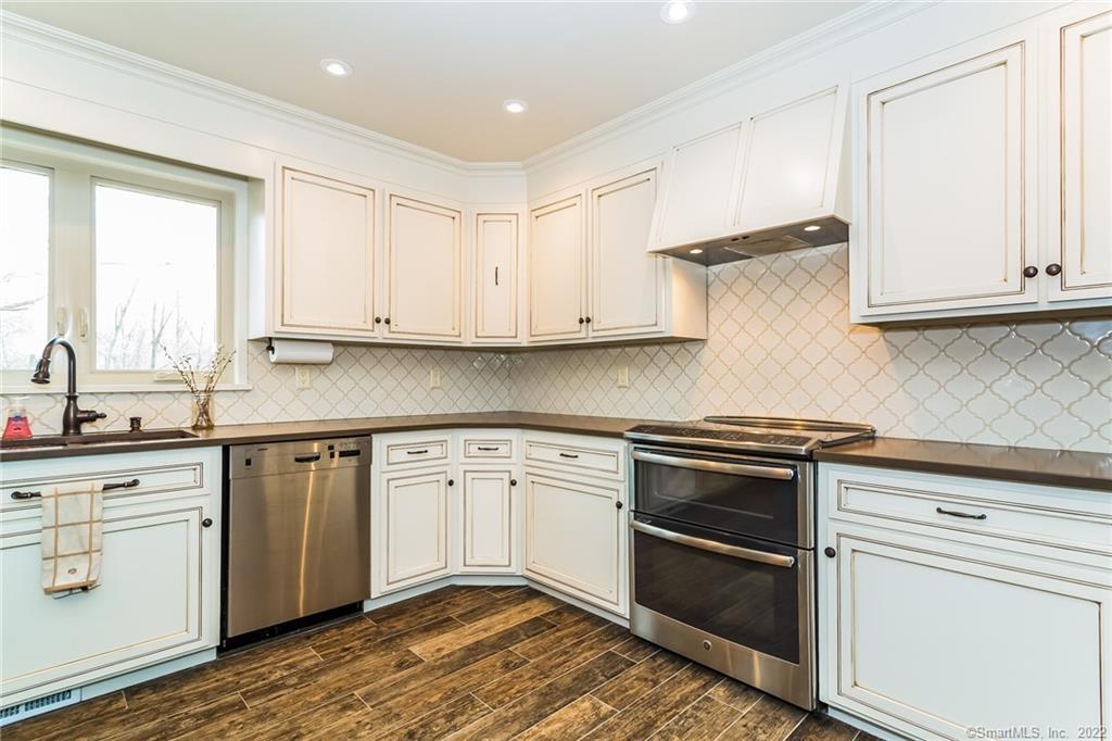 40 Stones Throw Road, Easton, Connecticut image 13
