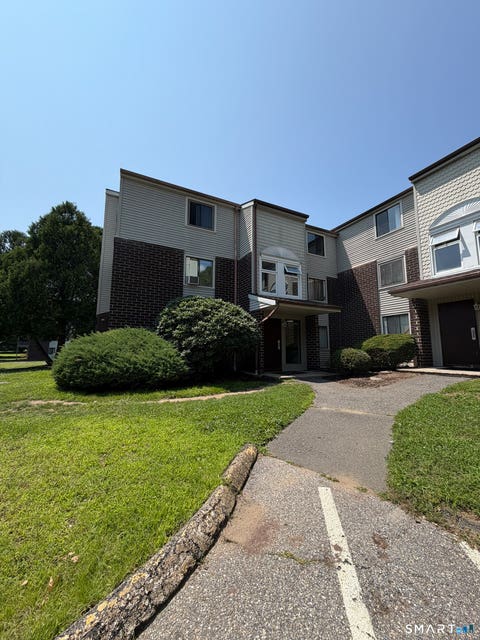 Condo For Sale - 7 Padanaram Road #J216<br/> Danbury, CT 06811
