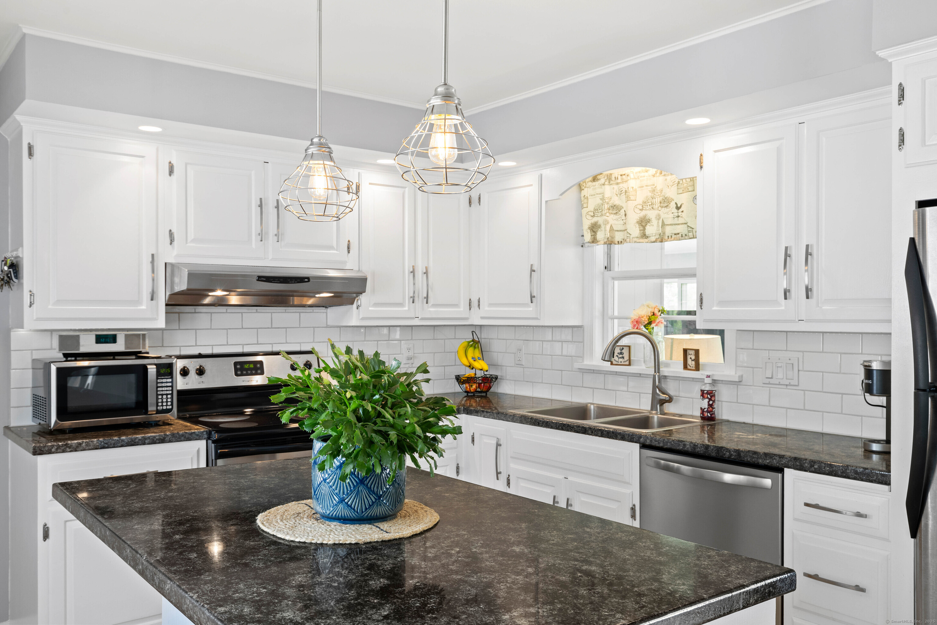 8 Dean Road, East Lyme, Connecticut image 10