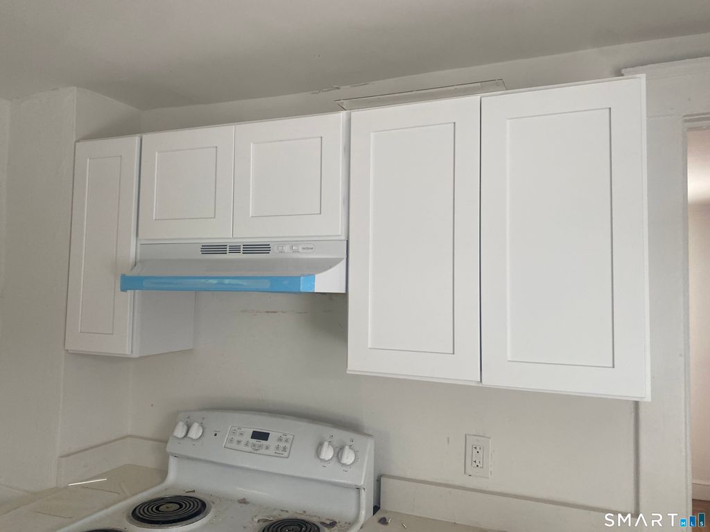 Photo of 83 Winthrop Avenue, New Haven, CT 06519 (MLS # 24131198)