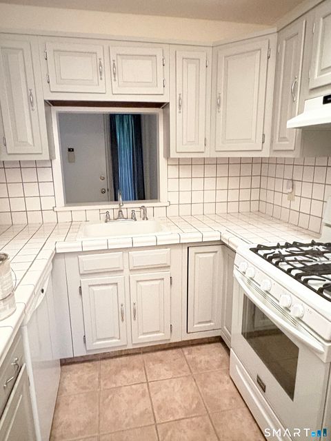 Tiny photo for 13 Bryne Court #G, Farmington, CT 06032 (MLS # 24162663)