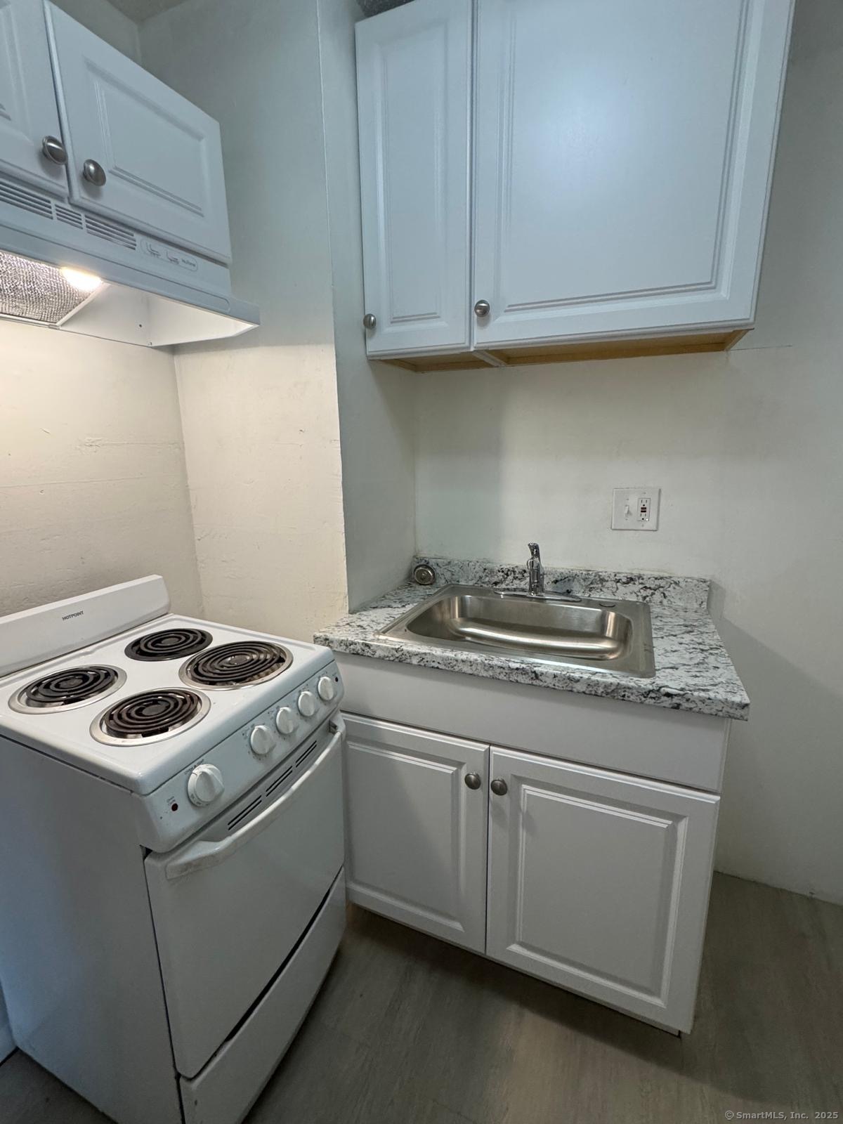 Rental Property at Charles Street D2, Bridgeport, Connecticut - Bedrooms: 1 
Bathrooms: 1 
Rooms: 4  - $1,700 MO.