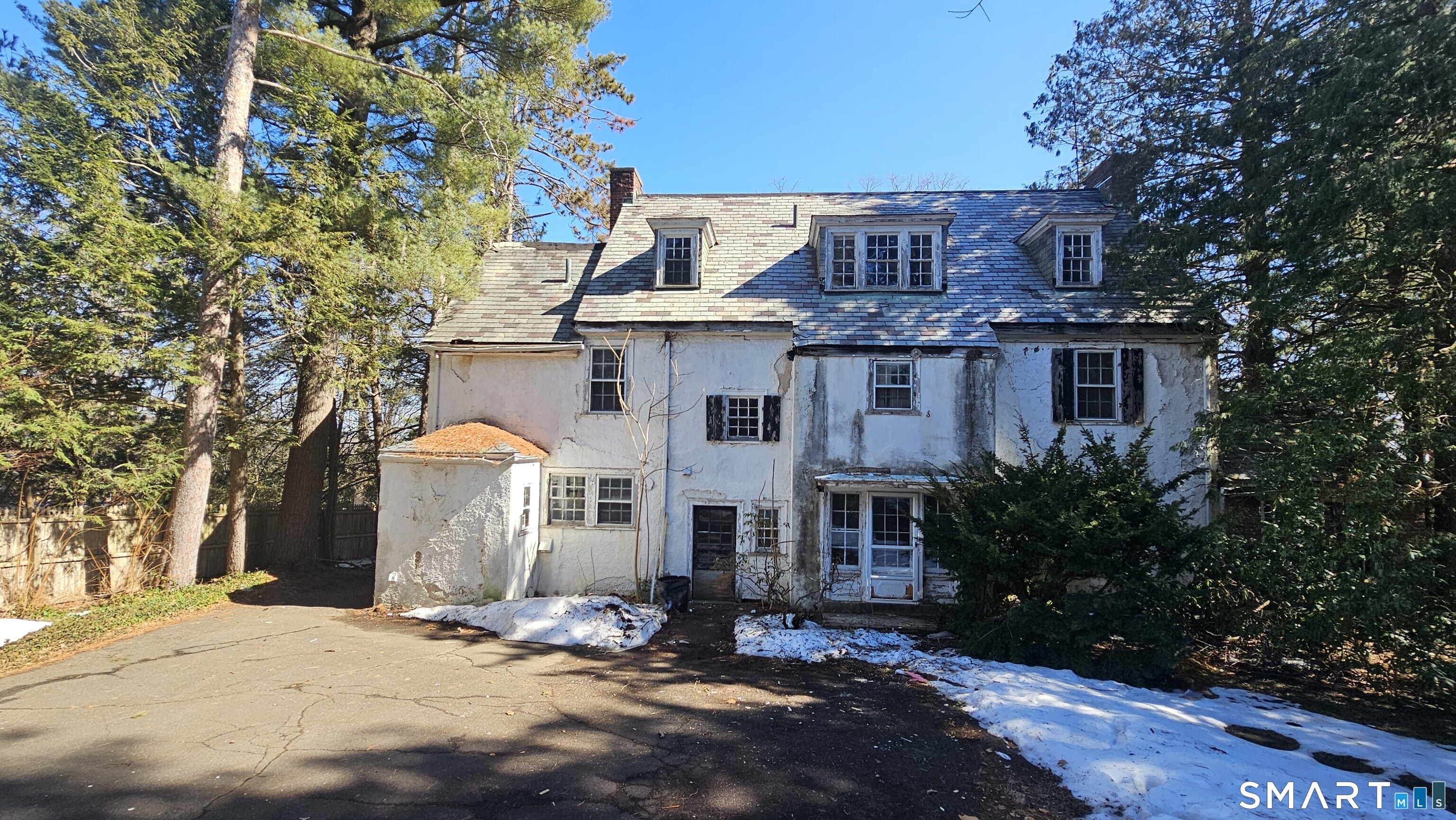 21 Bloomfield Avenue