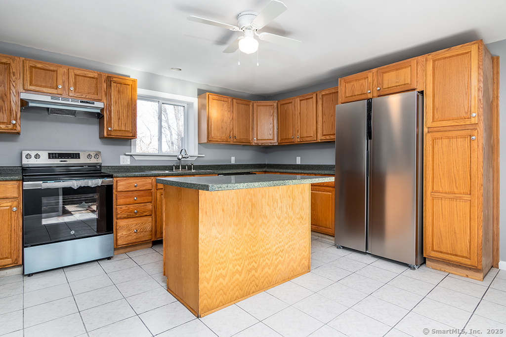 28 Lorraine Road, Groton, Connecticut image 5