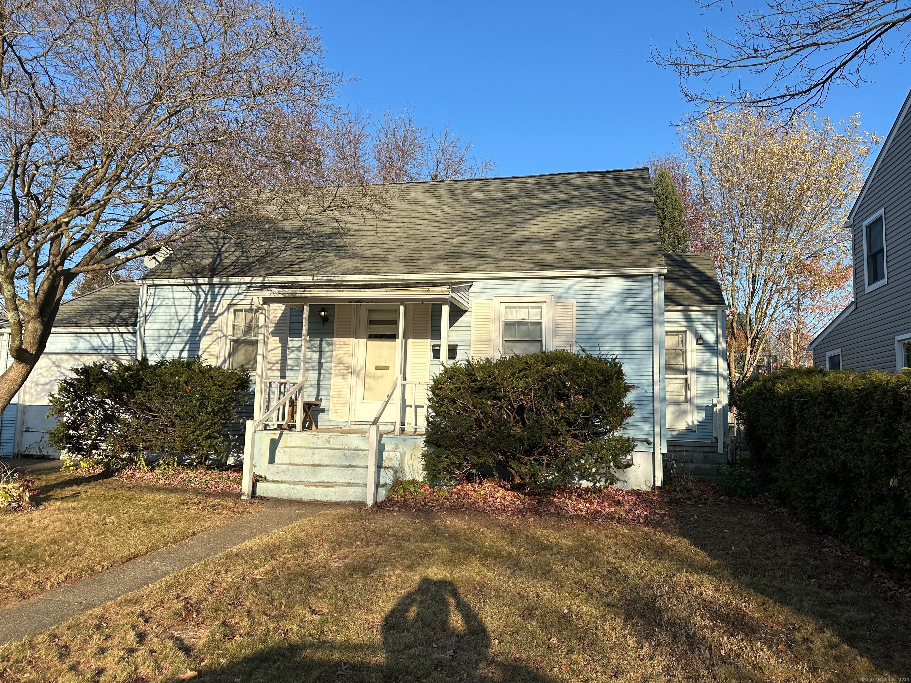 43 Greenfield Road, Milford, Connecticut - 2 Bedrooms  
1 Bathrooms  
6 Rooms - 