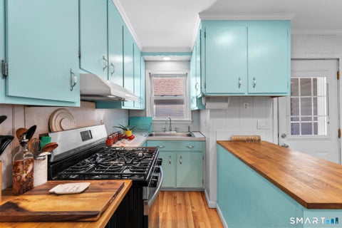 Tiny photo for 752 E Broadway, Milford, CT 06460 (MLS # 24206008)