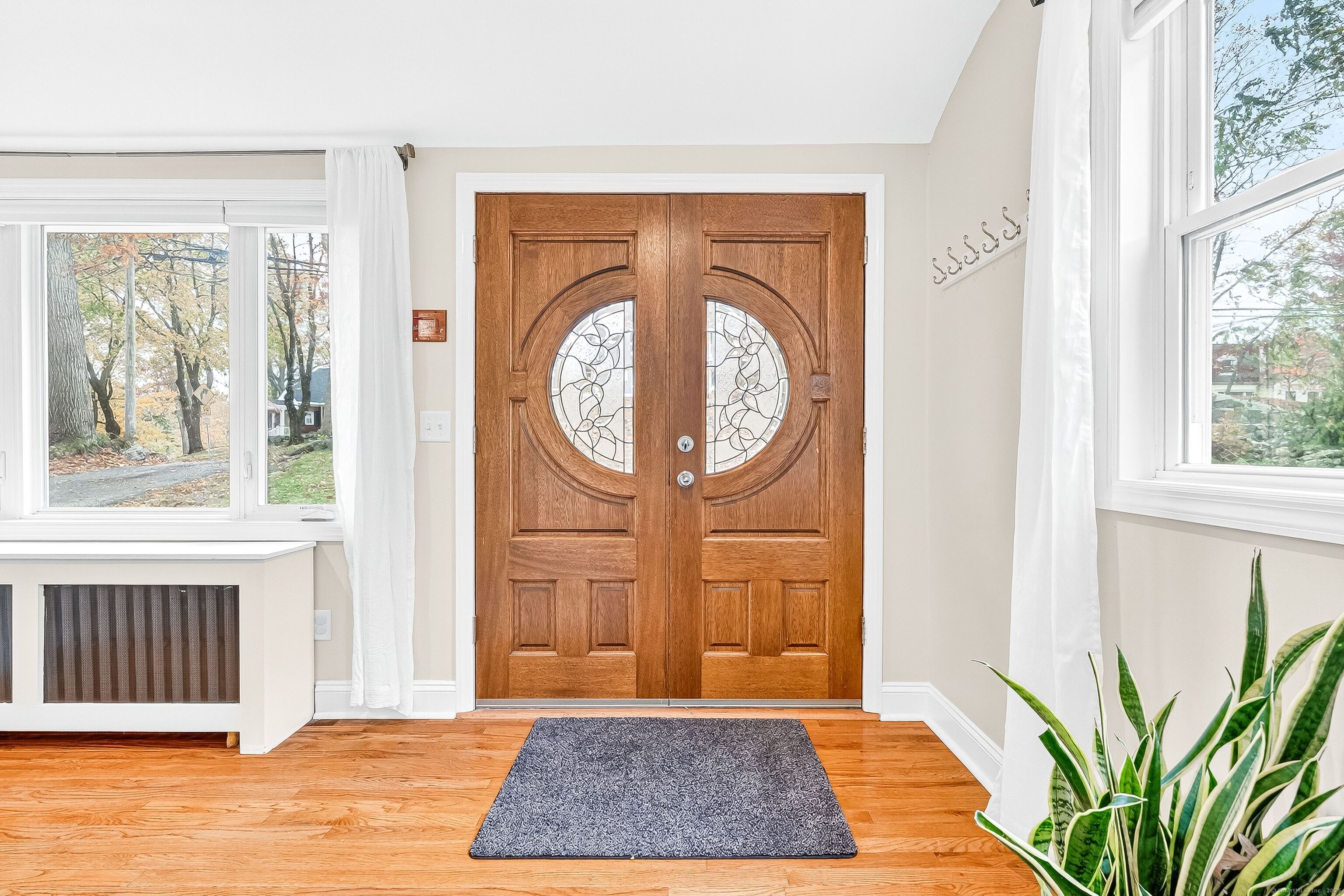 31 Woodridge Drive South