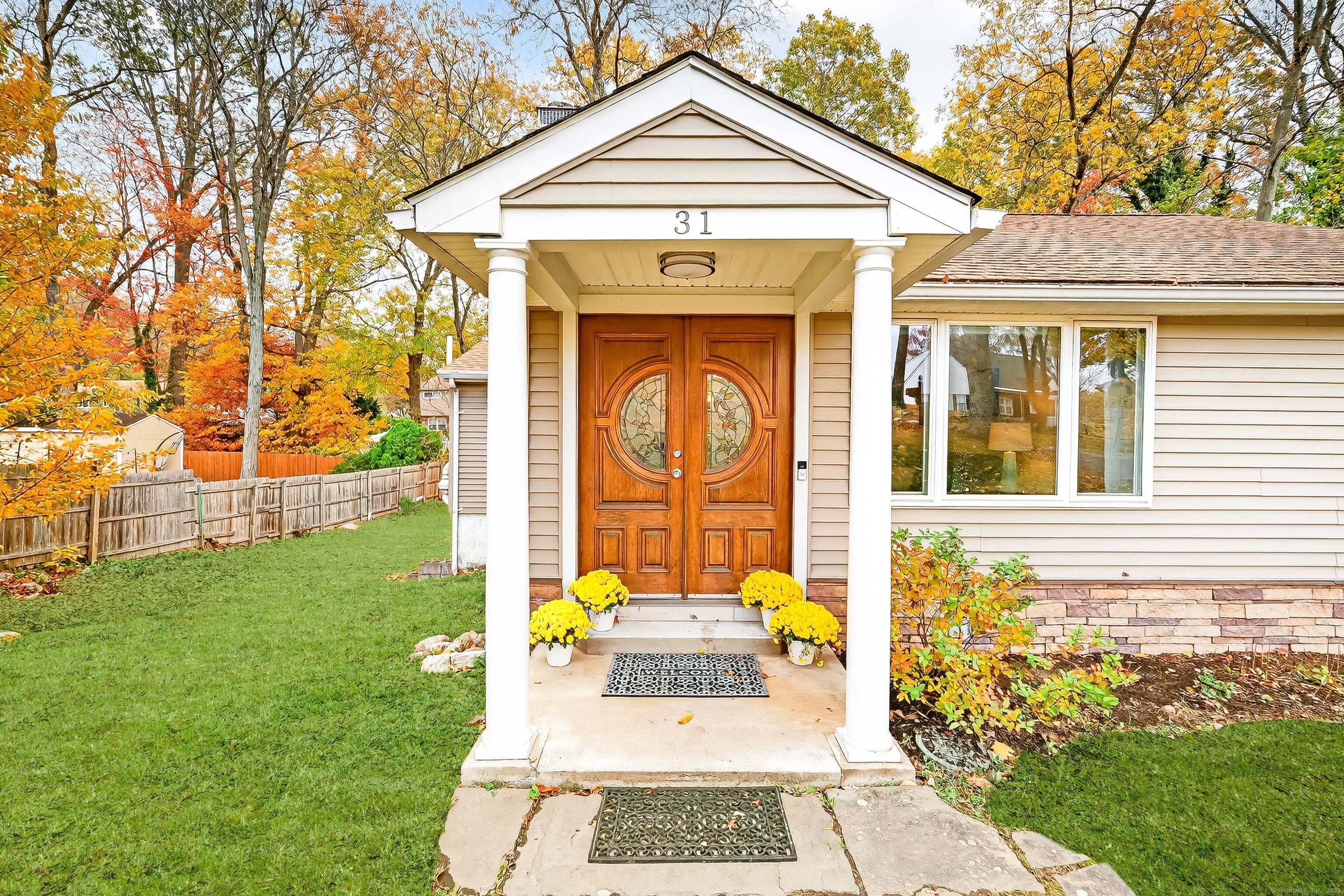 31 Woodridge Drive South