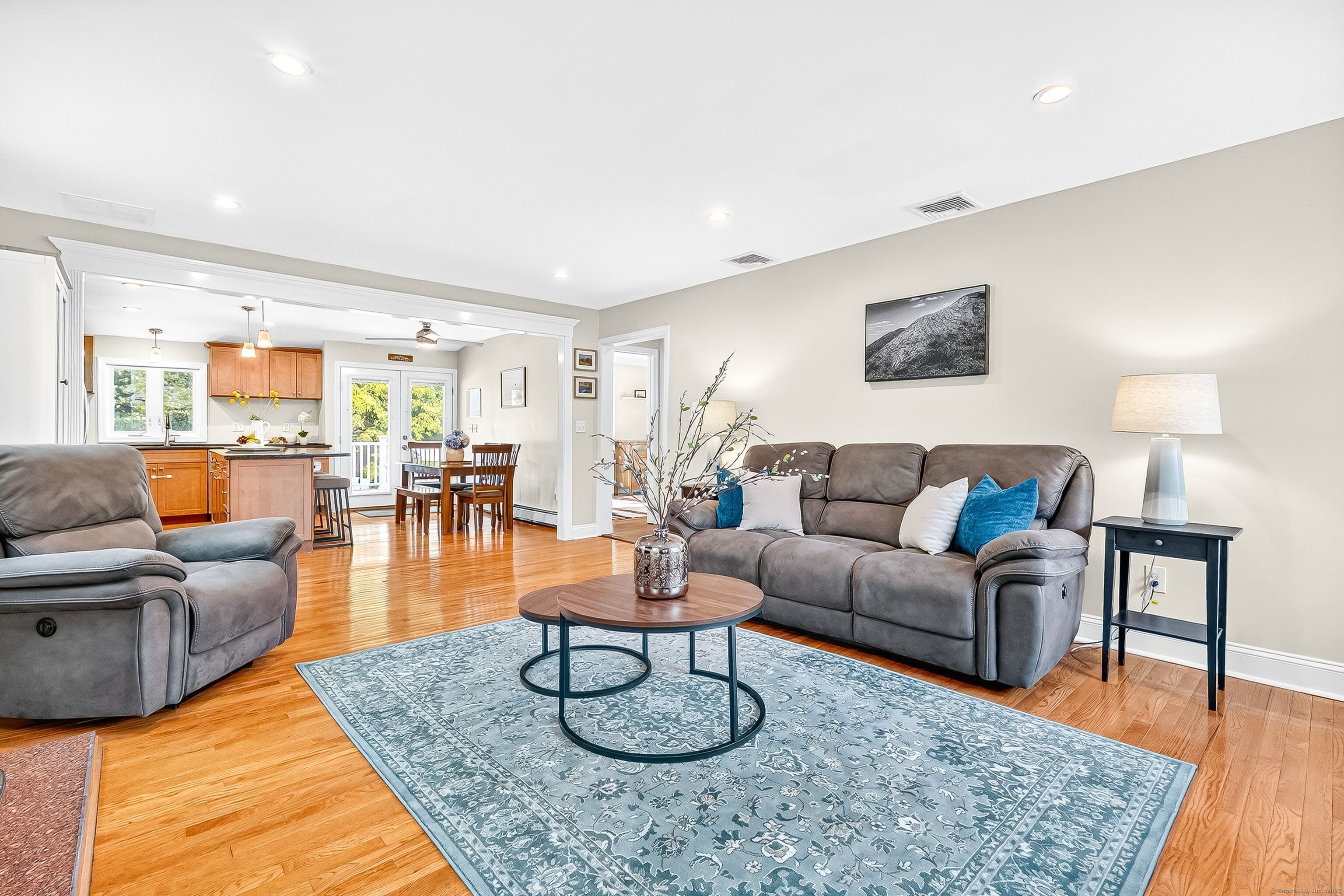 31 Woodridge Drive South