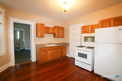 Multifamily For Rent - 88 Riverview Avenue<br/> New London, CT 06320