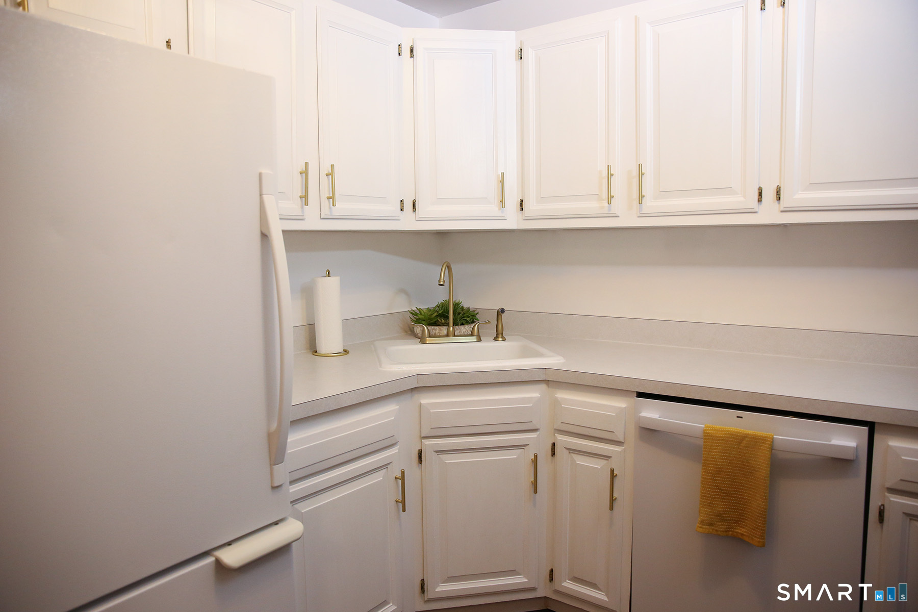 126 Hopmeadow Street 8B