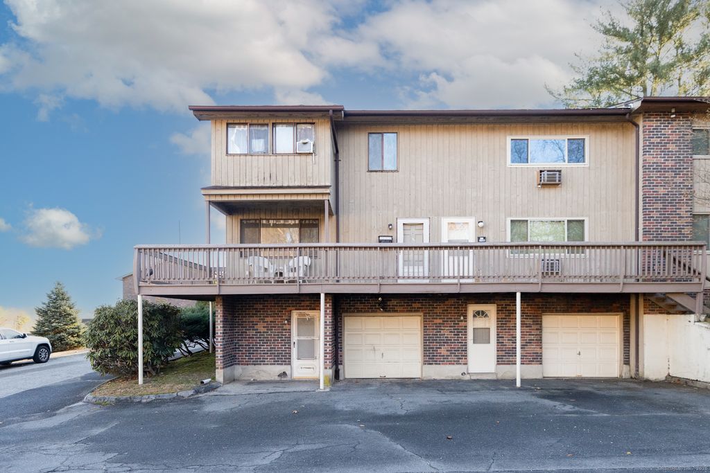 Photo of 210 Oakville Avenue #APT A, Waterbury, CT 06708 (MLS # 24143722)