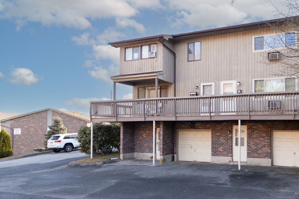 Photo of 210 Oakville Avenue #APT A, Waterbury, CT 06708 (MLS # 24143722)