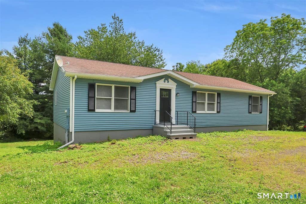 Photo of 774 Murdock Avenue, Meriden, CT 06450 (MLS # 24193758)
