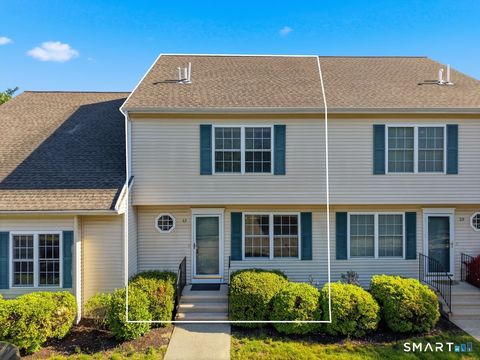 Condo For Sale - 41 Briar Lane #41<br/> Norwich, CT 06360