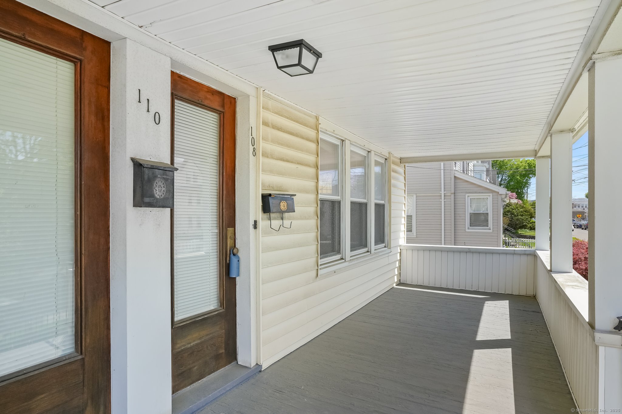 Barnum Terrace, Stratford, Connecticut - 2 Bedrooms  
1 Bathrooms  
5 Rooms - 