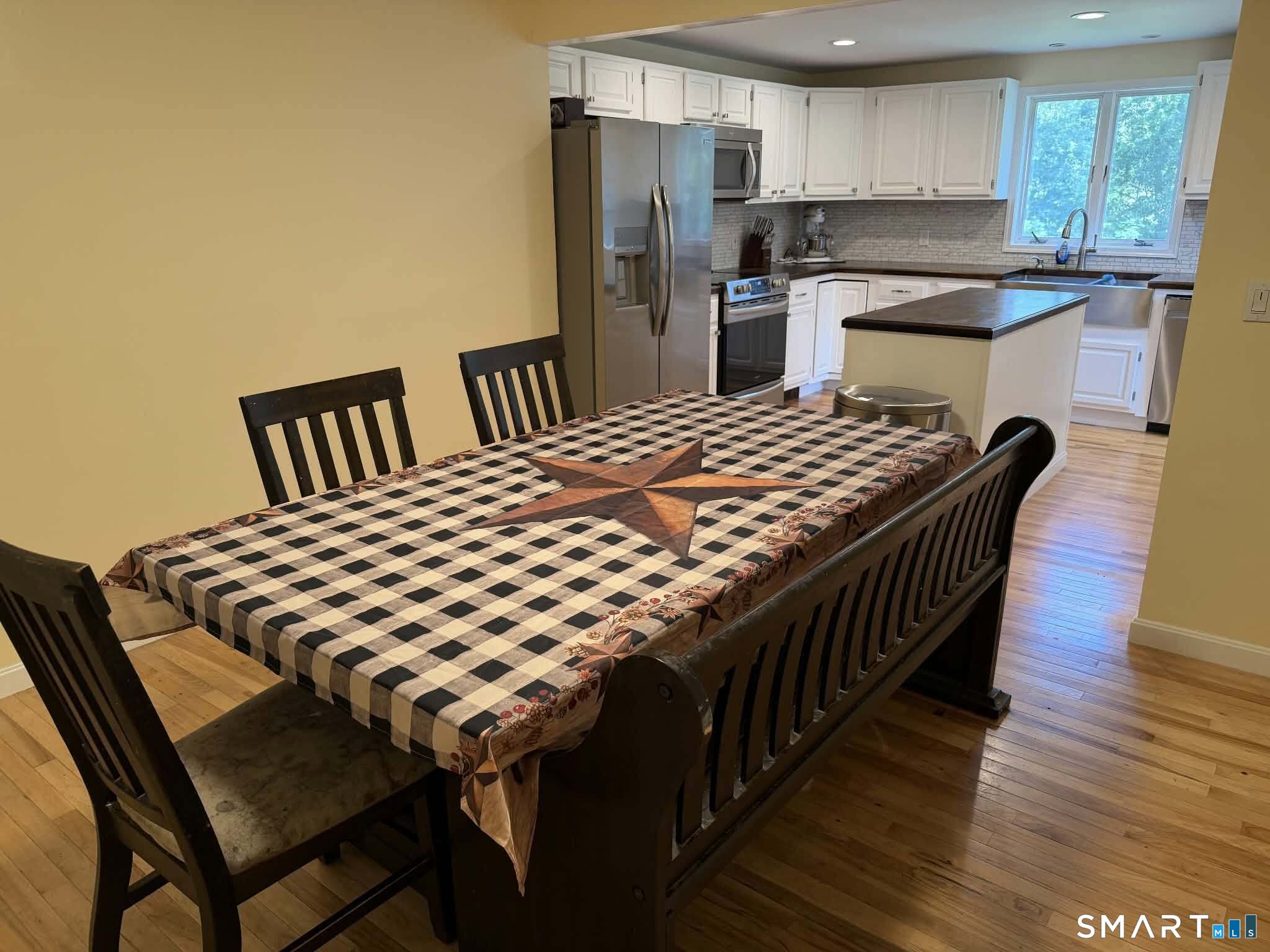 8 Plainview Drive