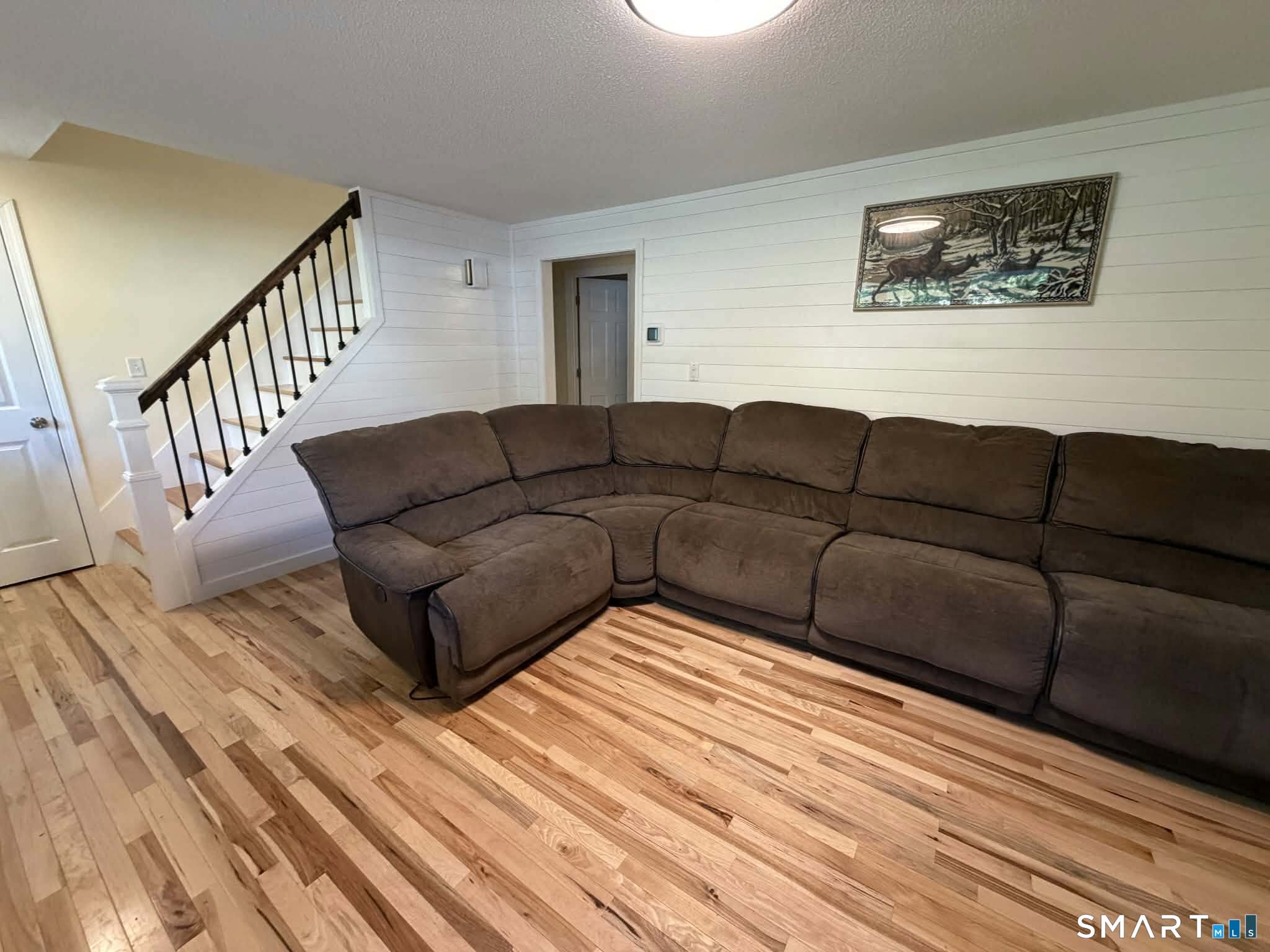 8 Plainview Drive