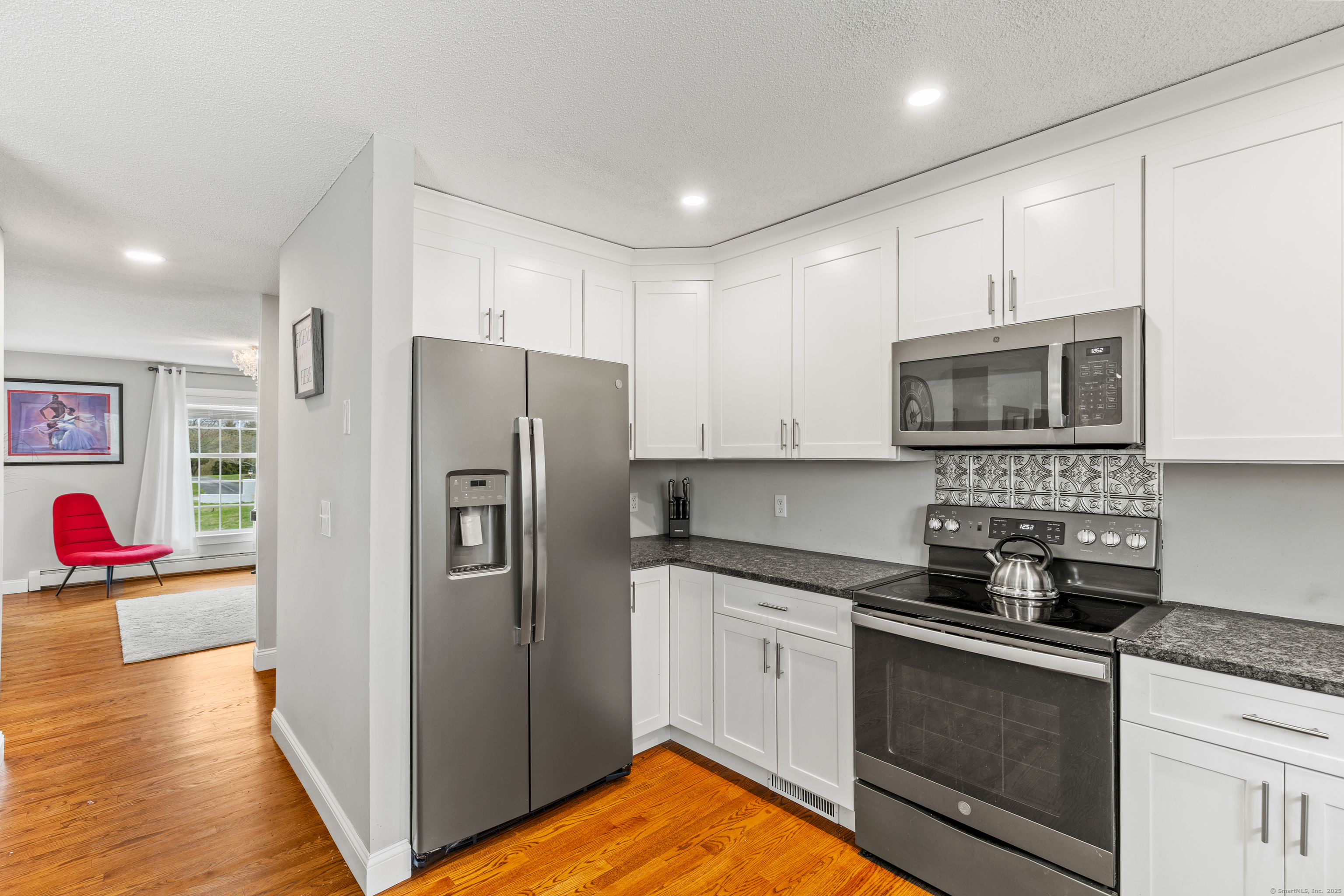 5 Applewood Drive, Waterford, Connecticut image 9