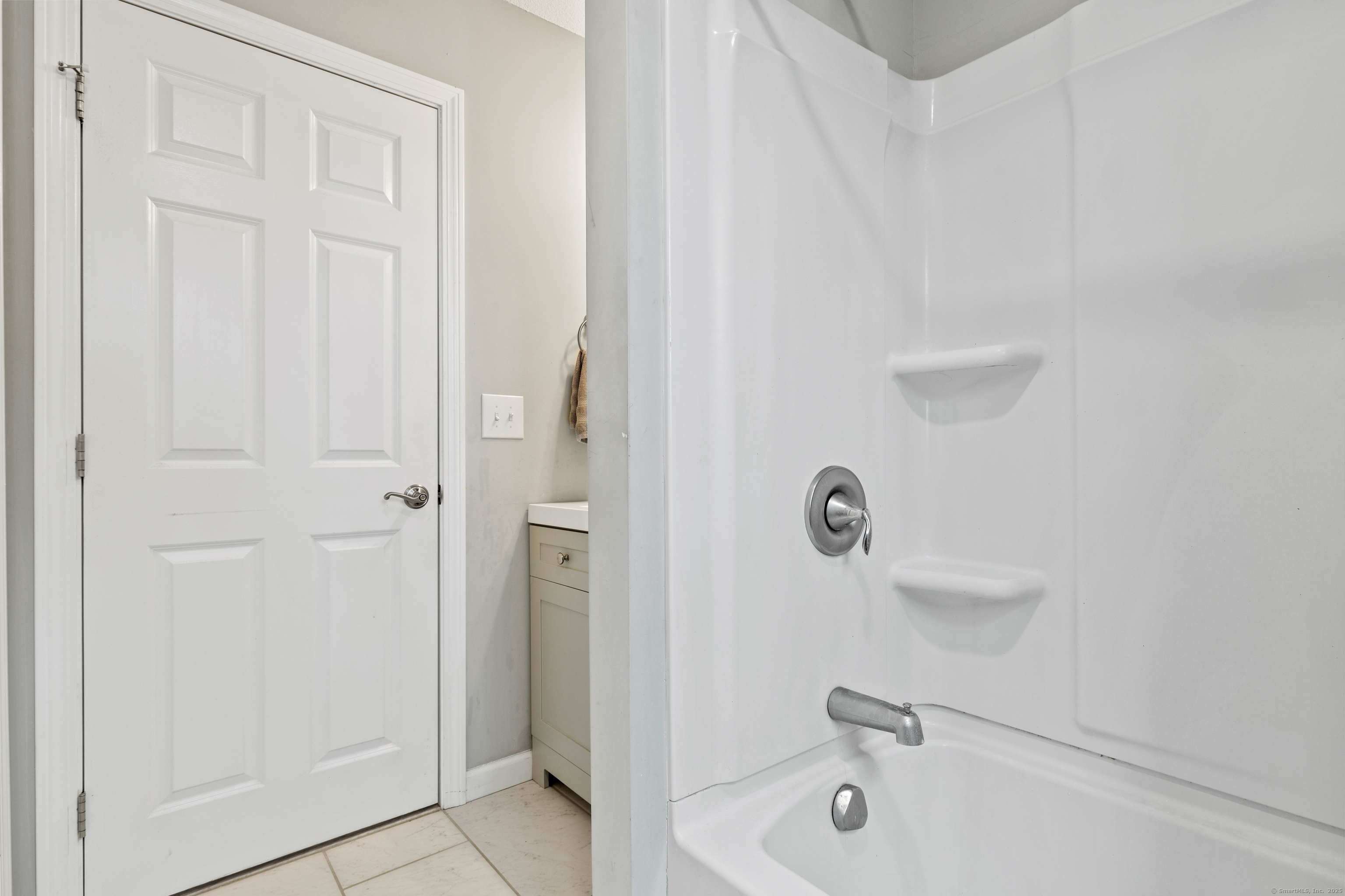 5 Applewood Drive, Waterford, Connecticut image 29
