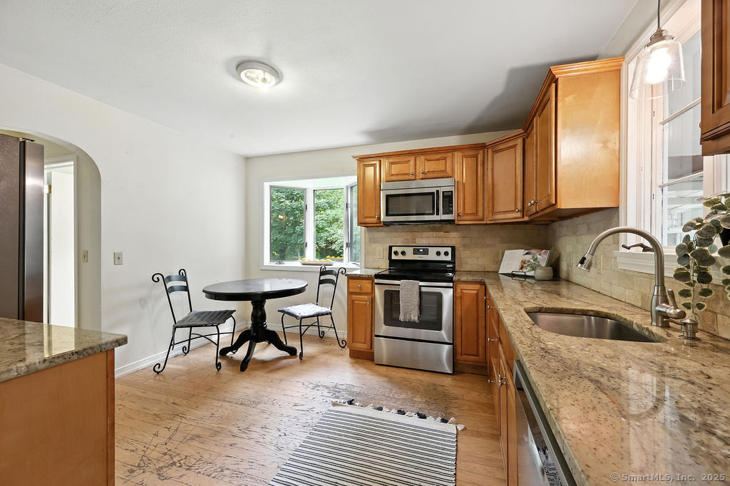 5 Hickory Hill Road