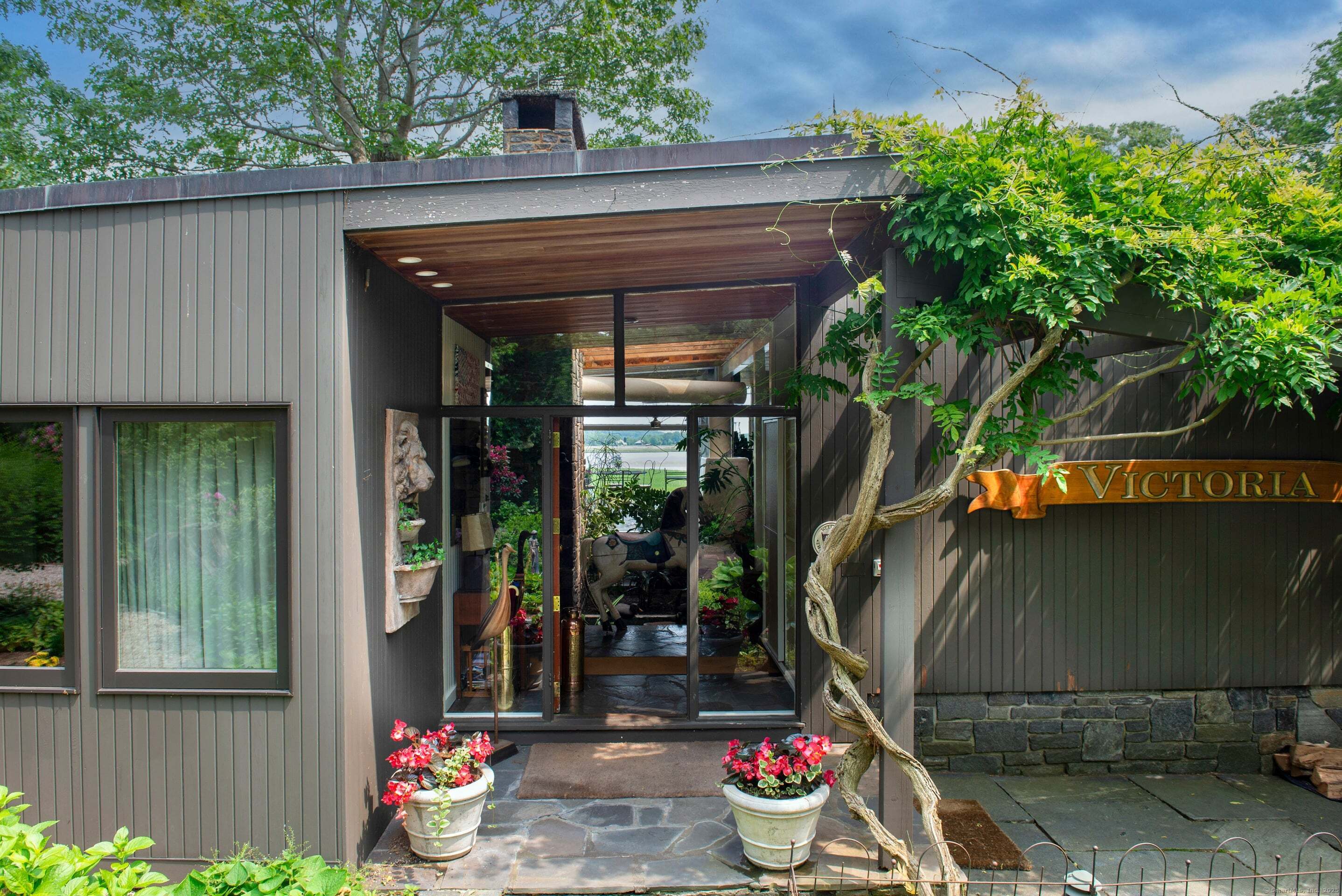 93 River Road