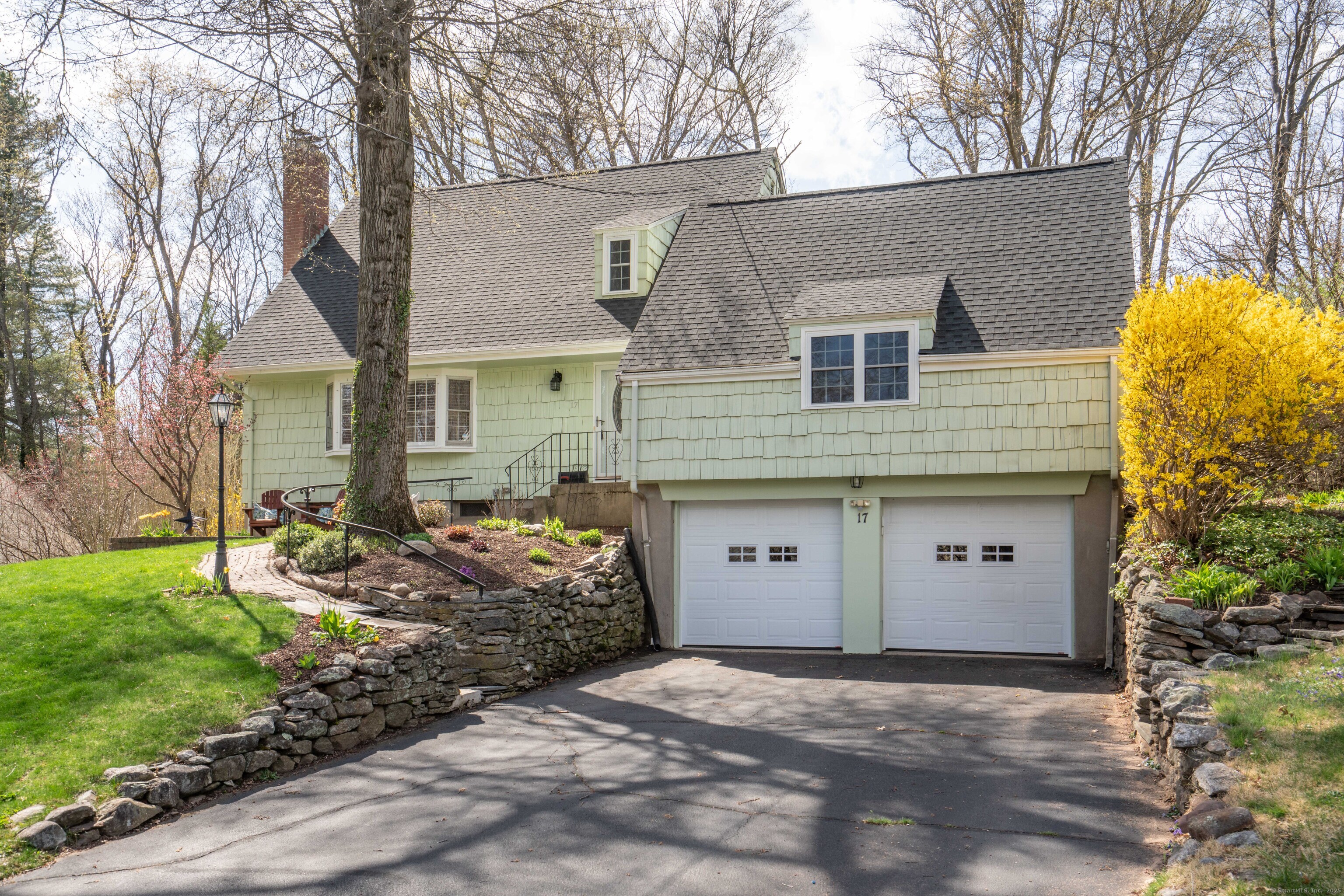 17 Trotwood Drive, West Hartford, Connecticut image 2