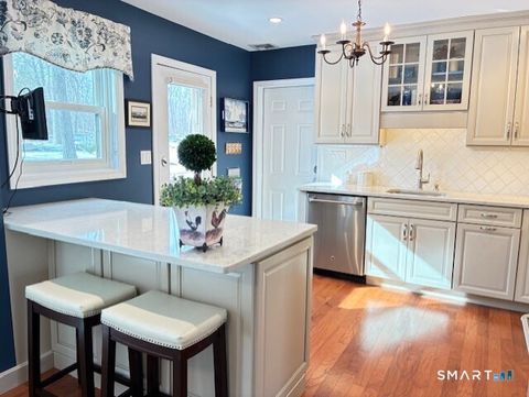 Tiny photo for 11 Copper Ridge Circle #11, Guilford, CT 06437 (MLS # 24149805)