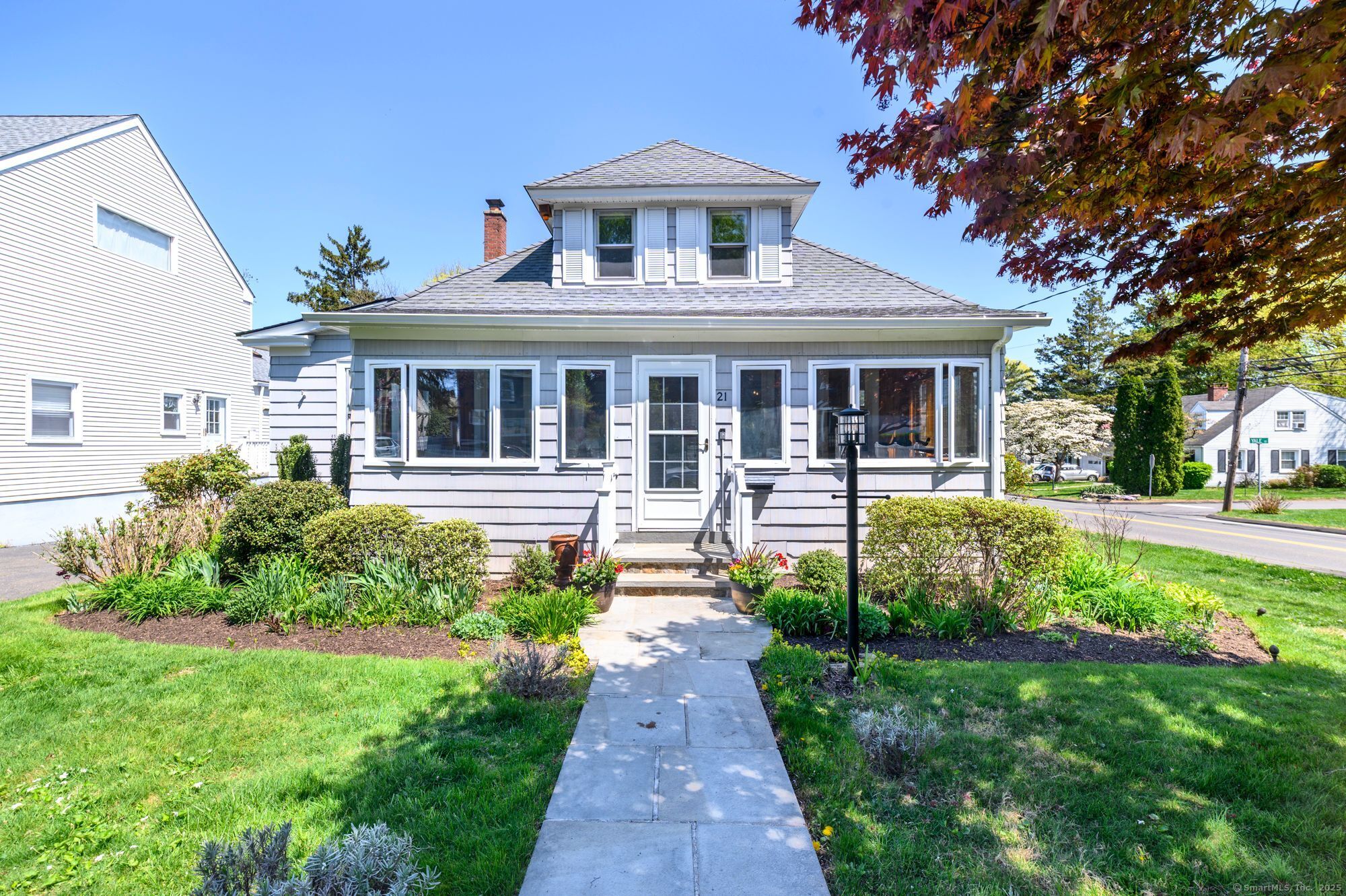 Property for Sale at Newtown Terrace, Norwalk, Connecticut - Bedrooms: 3 
Bathrooms: 2 
Rooms: 6  - $689,000