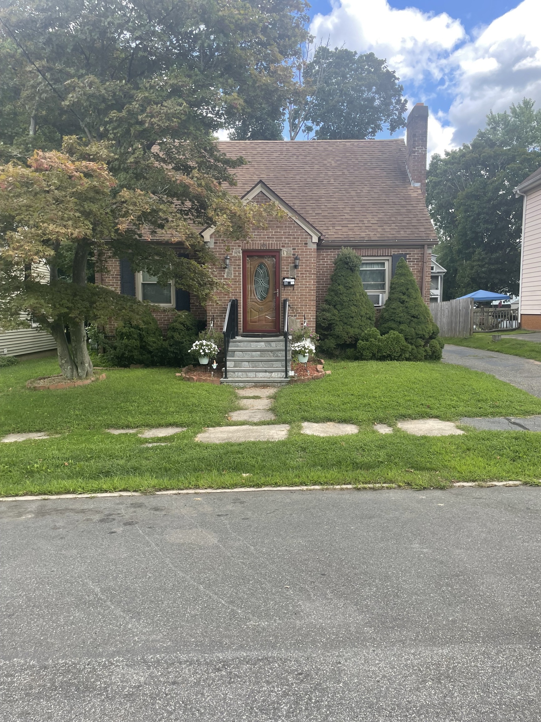 Property for Sale at 48 Spring Street, Meriden, Connecticut - Bedrooms: 4 
Bathrooms: 2 
Rooms: 7  - $289,000