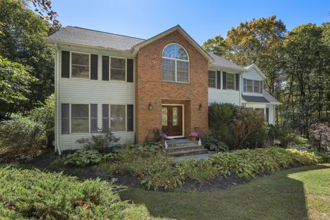 6 Pinewood Drive New Fairfield CT 06812