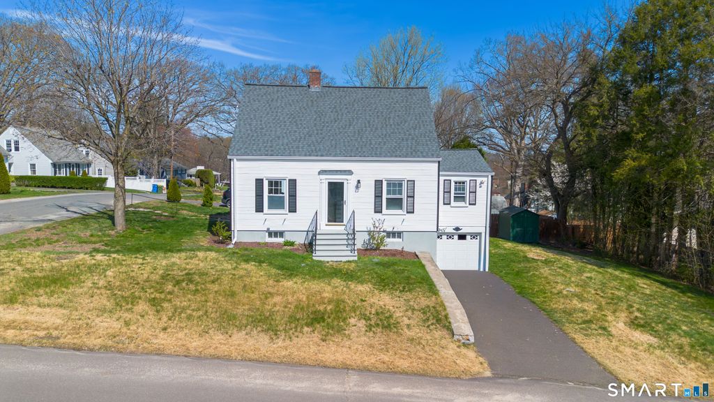 Photo of 27 Glendale Drive, Waterbury, CT 06708 (MLS # 24166899)