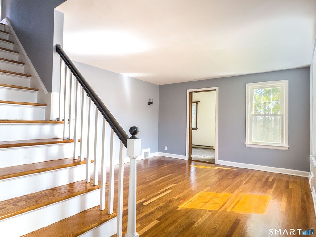 Photo of 27 Glendale Drive, Waterbury, CT 06708 (MLS # 24166899)