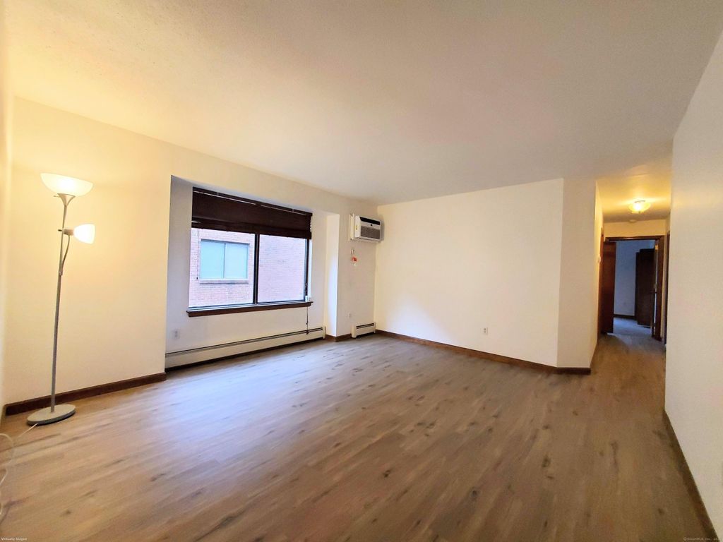 Photo of 73 Mountford Street #APT 3B, Hartford, CT 06114 (MLS # 24134649)