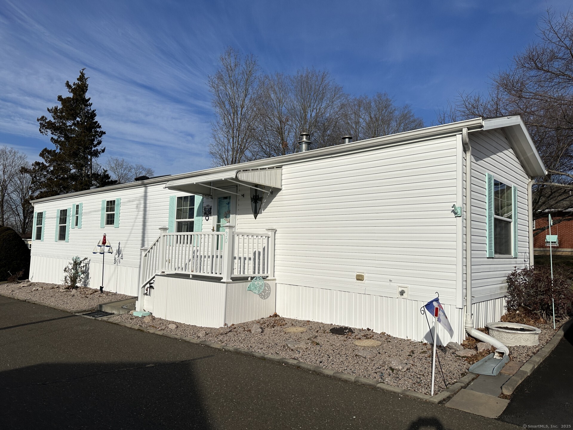 Leetes Island Road Trlr 30, Branford, Connecticut - 2 Bedrooms  
2 Bathrooms  
4 Rooms - 