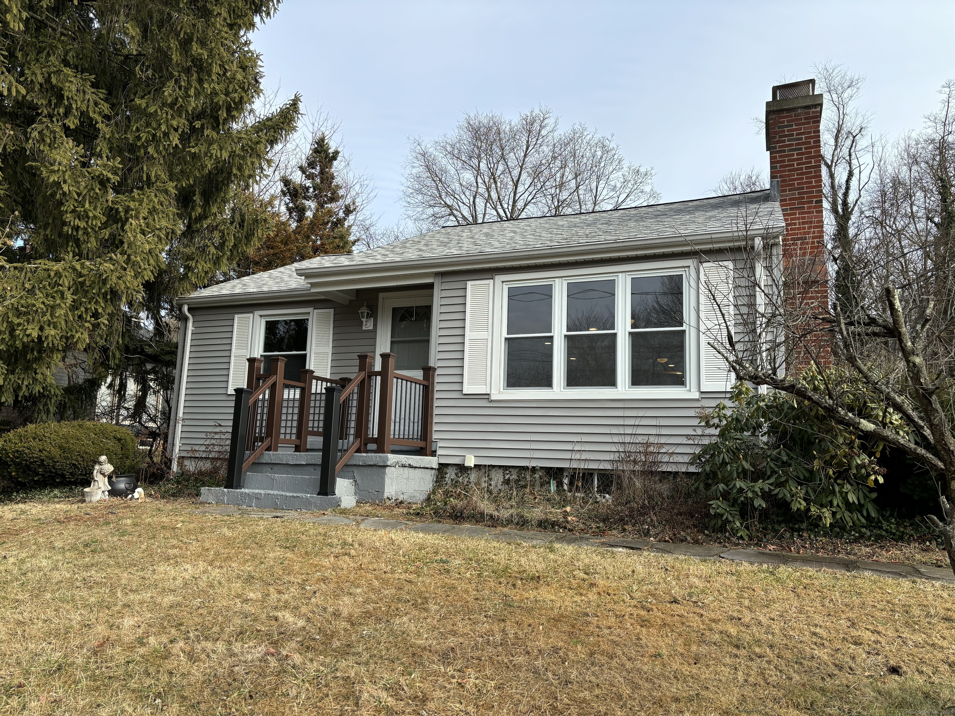 Property for Sale at Fremont Street, Meriden, Connecticut - Bedrooms: 3 
Bathrooms: 2 
Rooms: 5  - $359,900