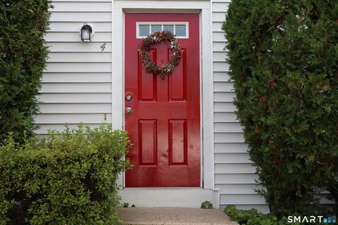 Condo For Sale - 15-17 Boughton Street #4<br/> Danbury, CT 06810